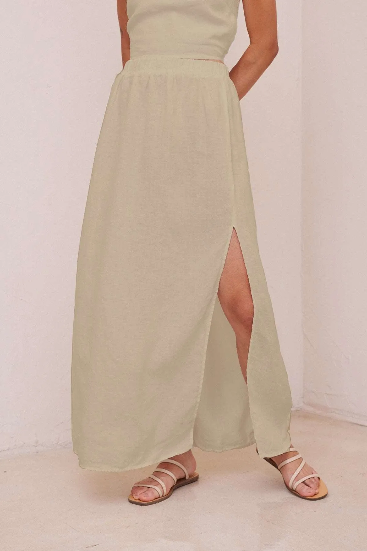 Bella Dahl High Waist Maxi Skirt w/ Slit